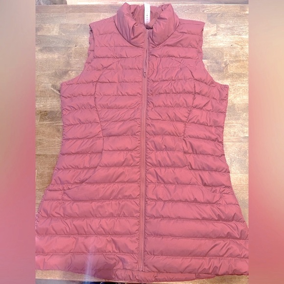 Pack It Down 700-Down-Fill Vest Rustic Coral
Size 6 - Picture 8 of 16